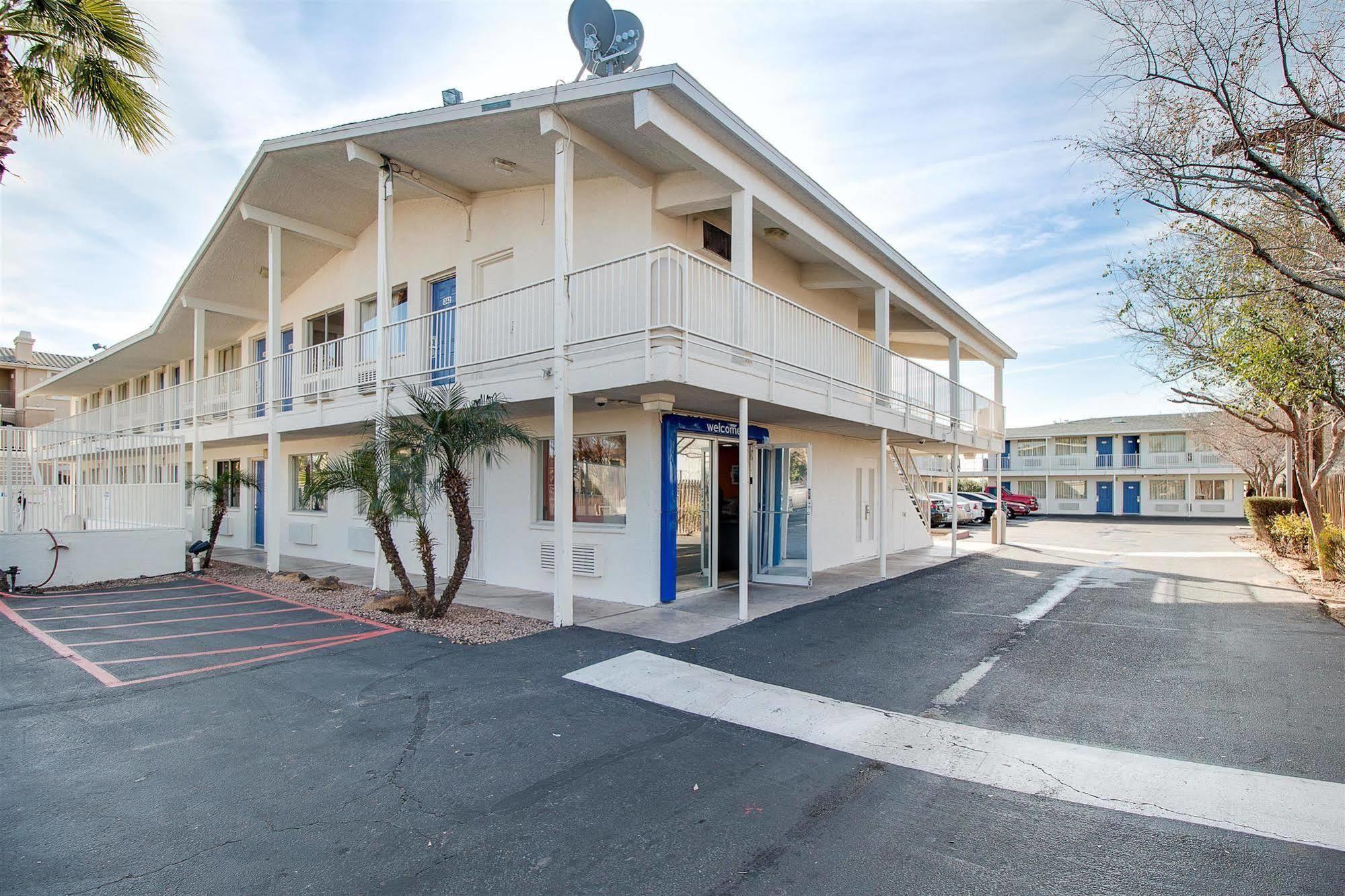 Motel 6-Phoenix, Az - East Exterior photo