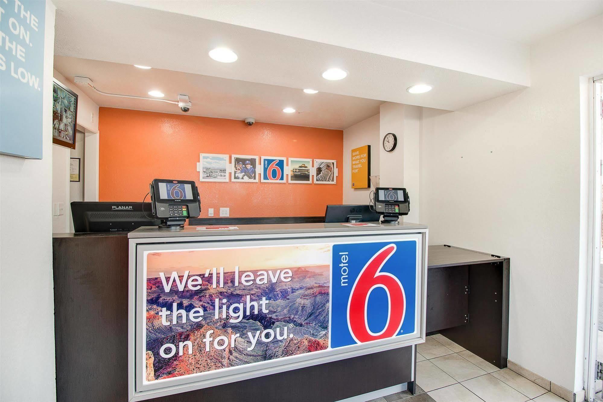 Motel 6-Phoenix, Az - East Exterior photo