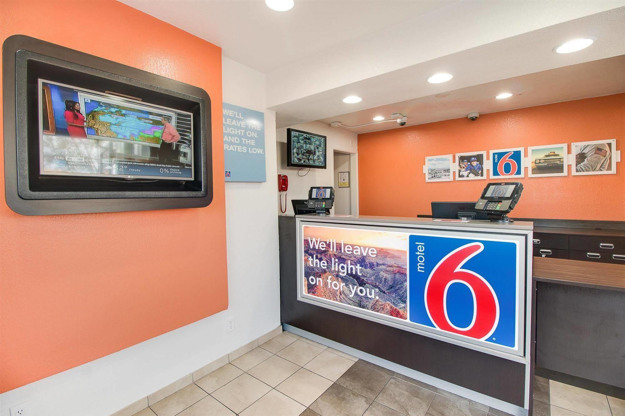 Motel 6-Phoenix, Az - East Exterior photo