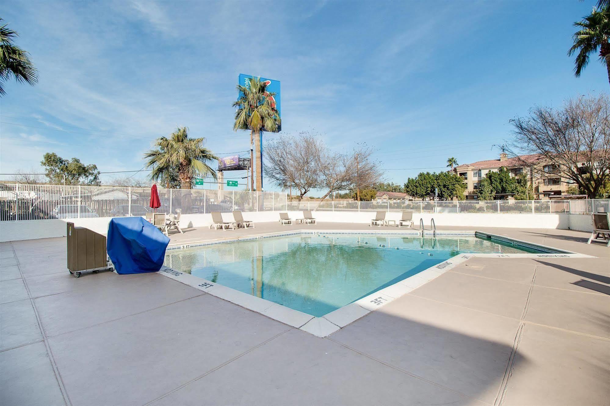 Motel 6-Phoenix, Az - East Exterior photo