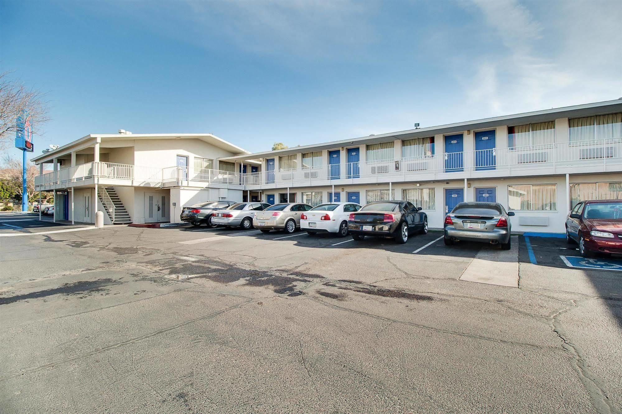 Motel 6-Phoenix, Az - East Exterior photo